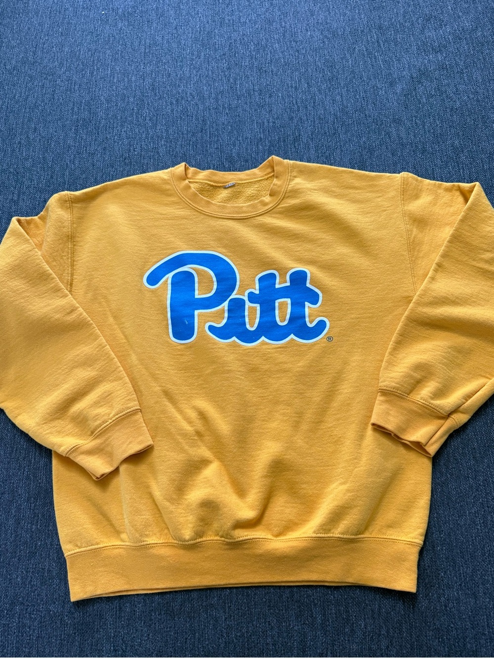 Pitt Gold Crewneck Sweatshirt with blue Classic Collegiate Style size Medium